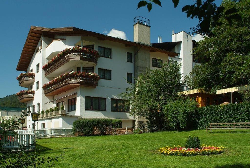 Hotel-Garni Stern - Bed & Breakfast & More Imst Esterno foto